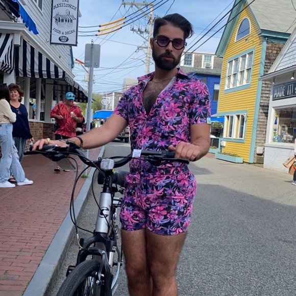 Meet your Posher, Tony - Picture 13 of 15